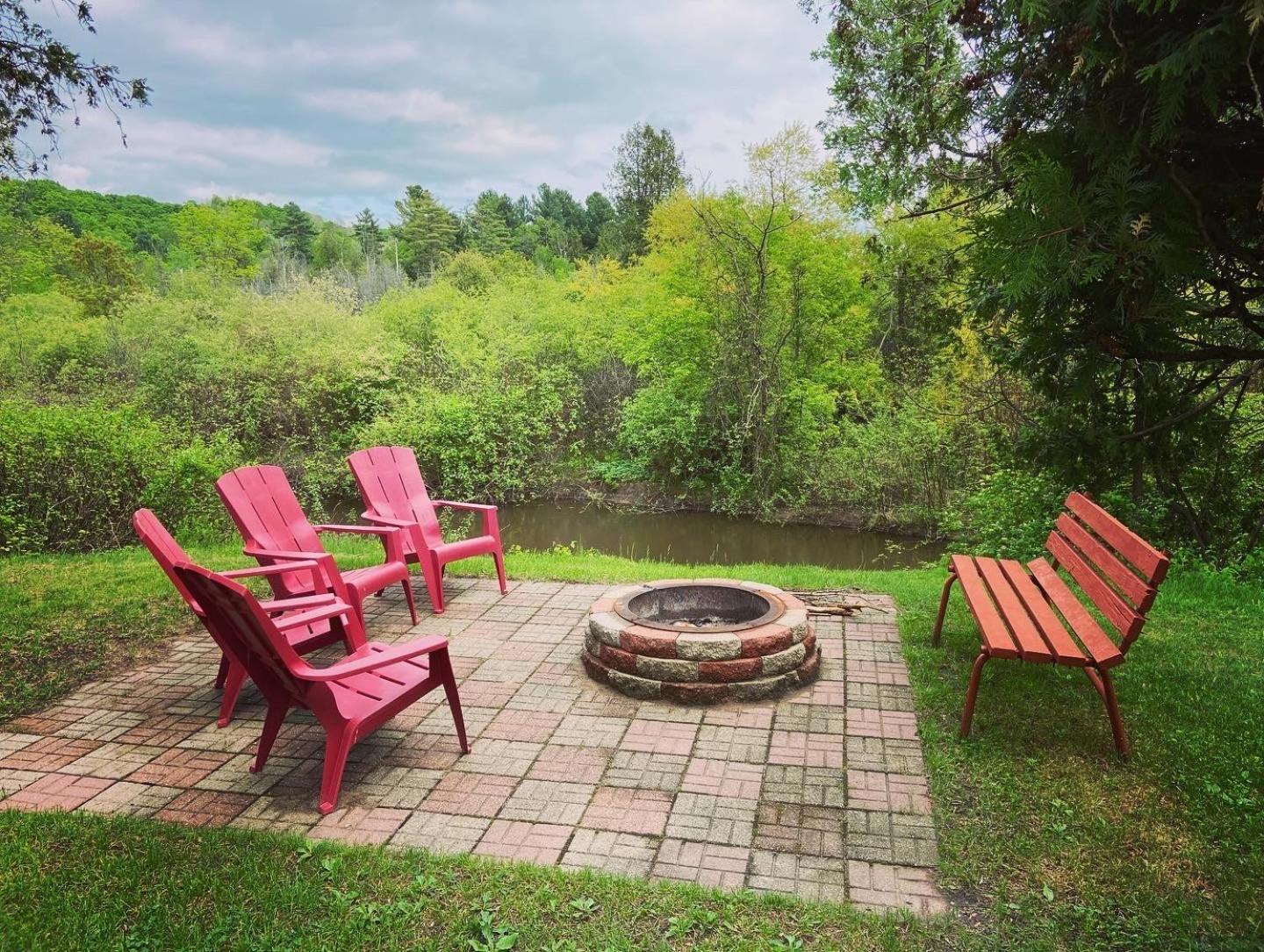 Betsie Riverside Resort Benzonia Екстер'єр фото