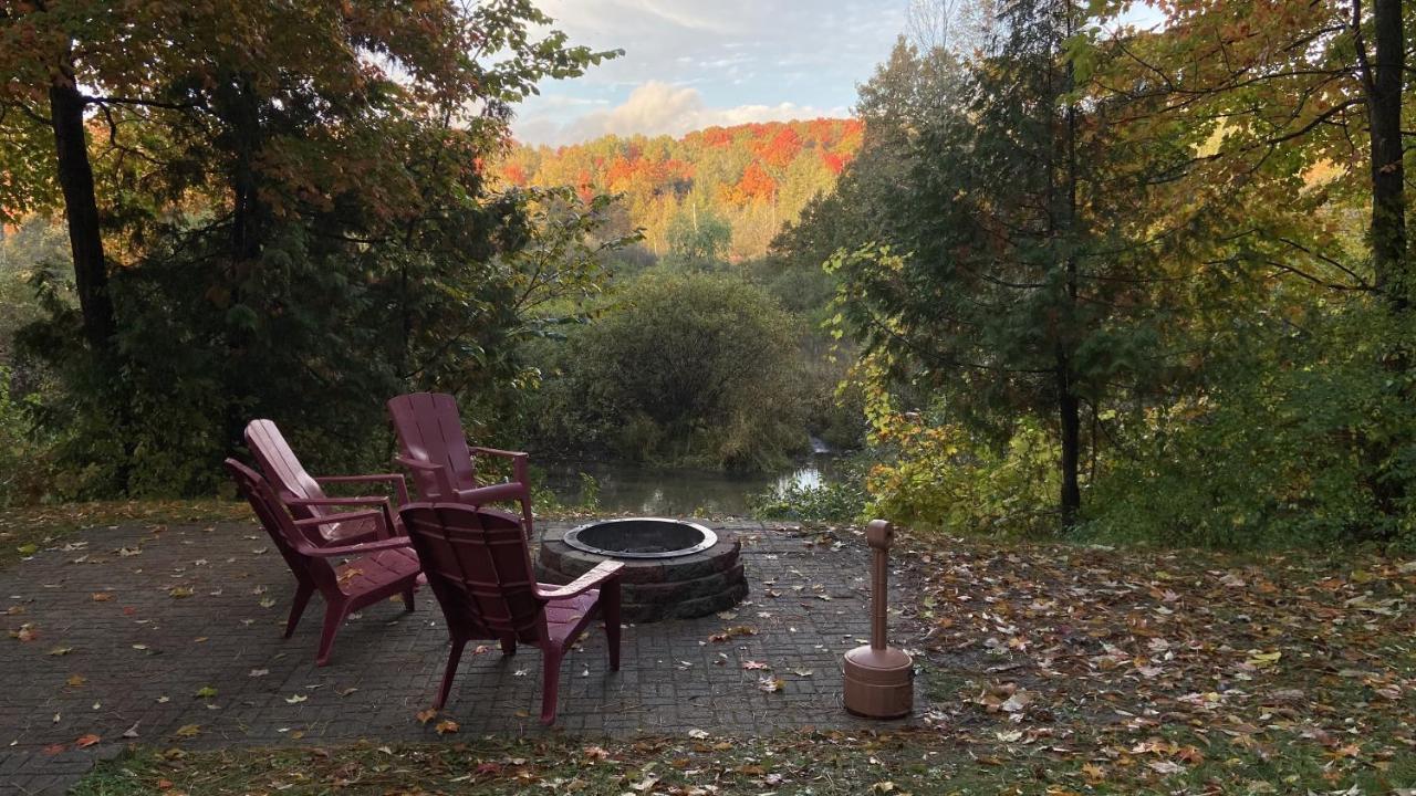 Betsie Riverside Resort Benzonia Екстер'єр фото