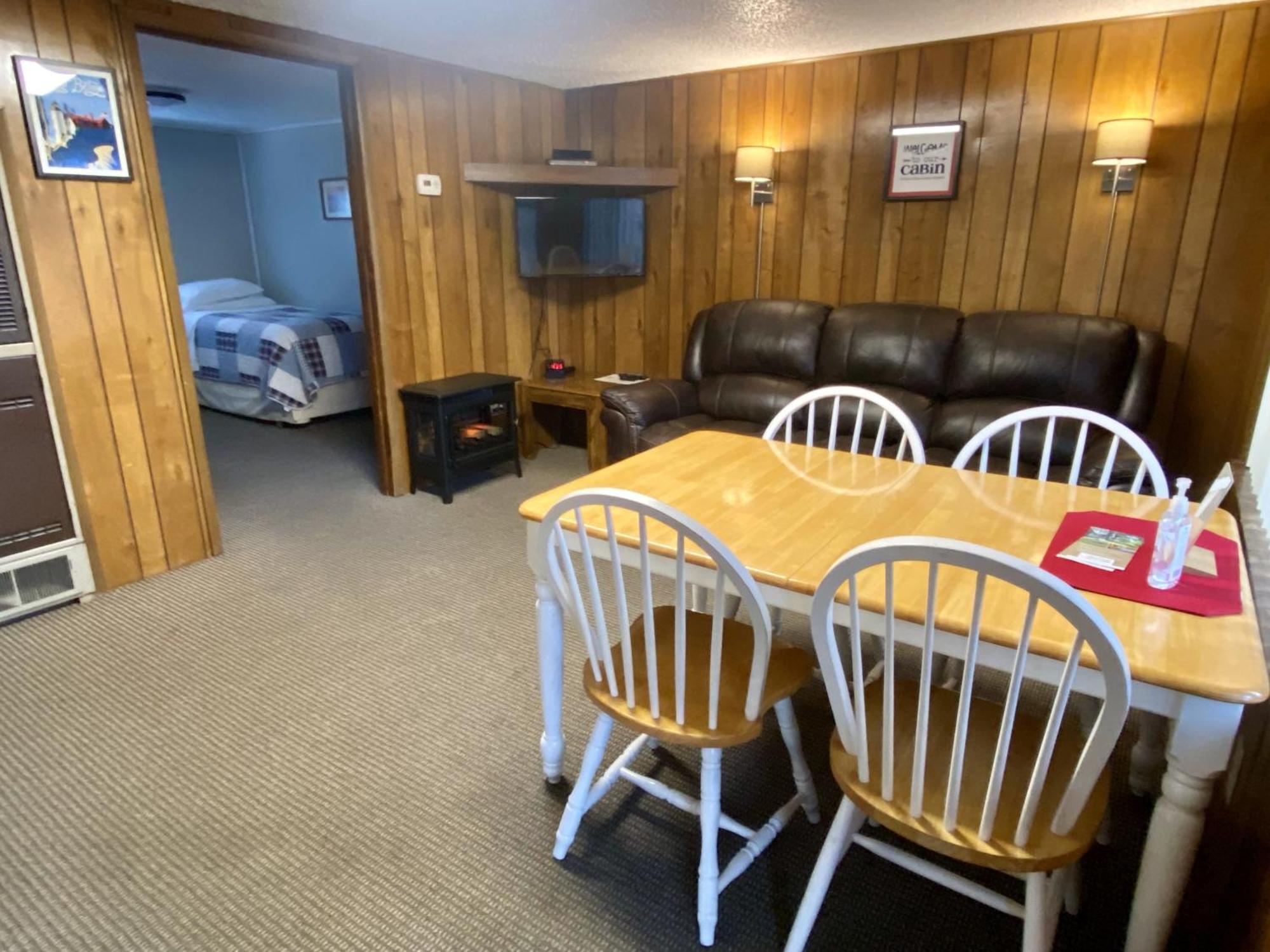 Betsie Riverside Resort Benzonia Екстер'єр фото