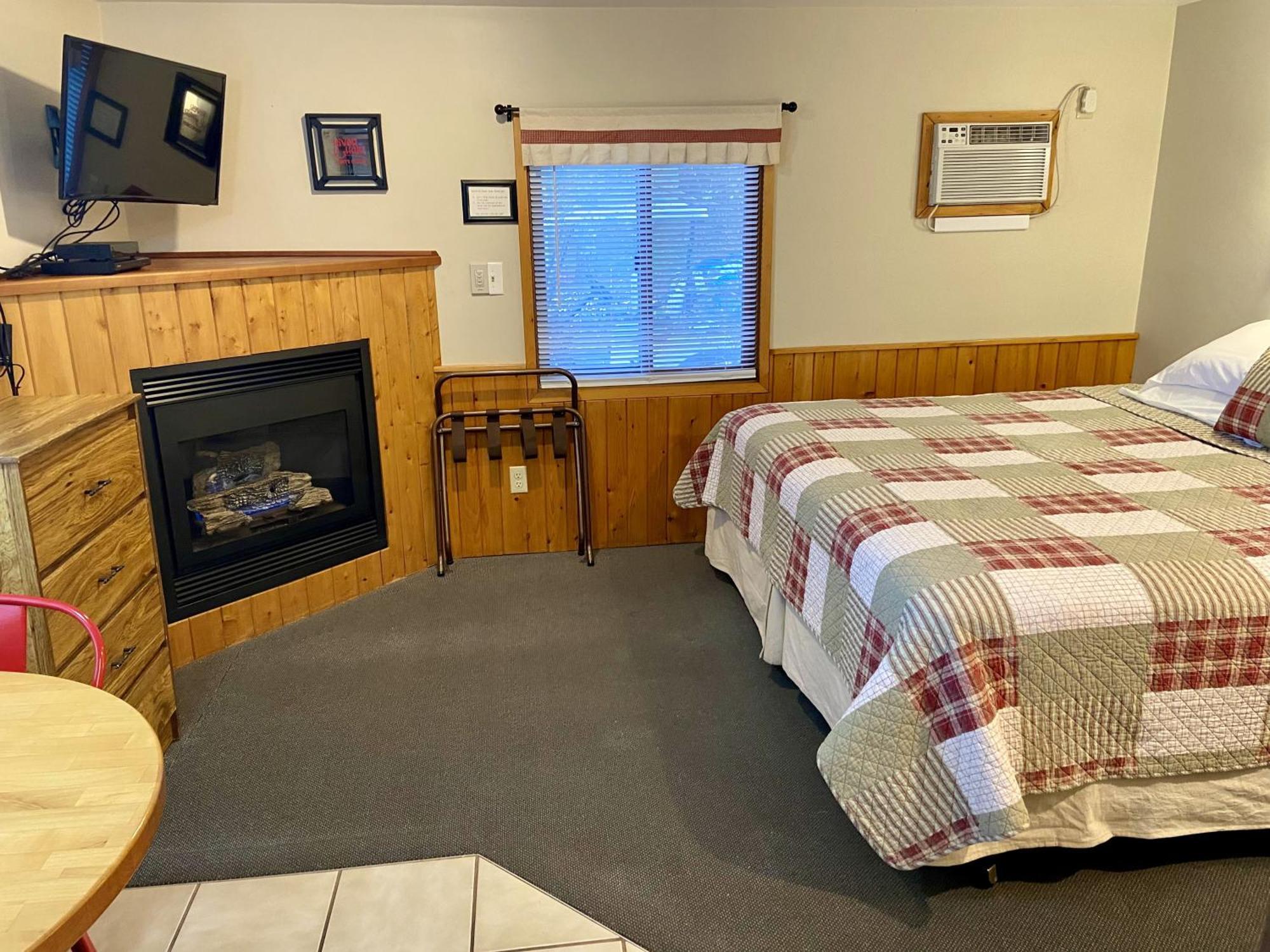 Betsie Riverside Resort Benzonia Екстер'єр фото