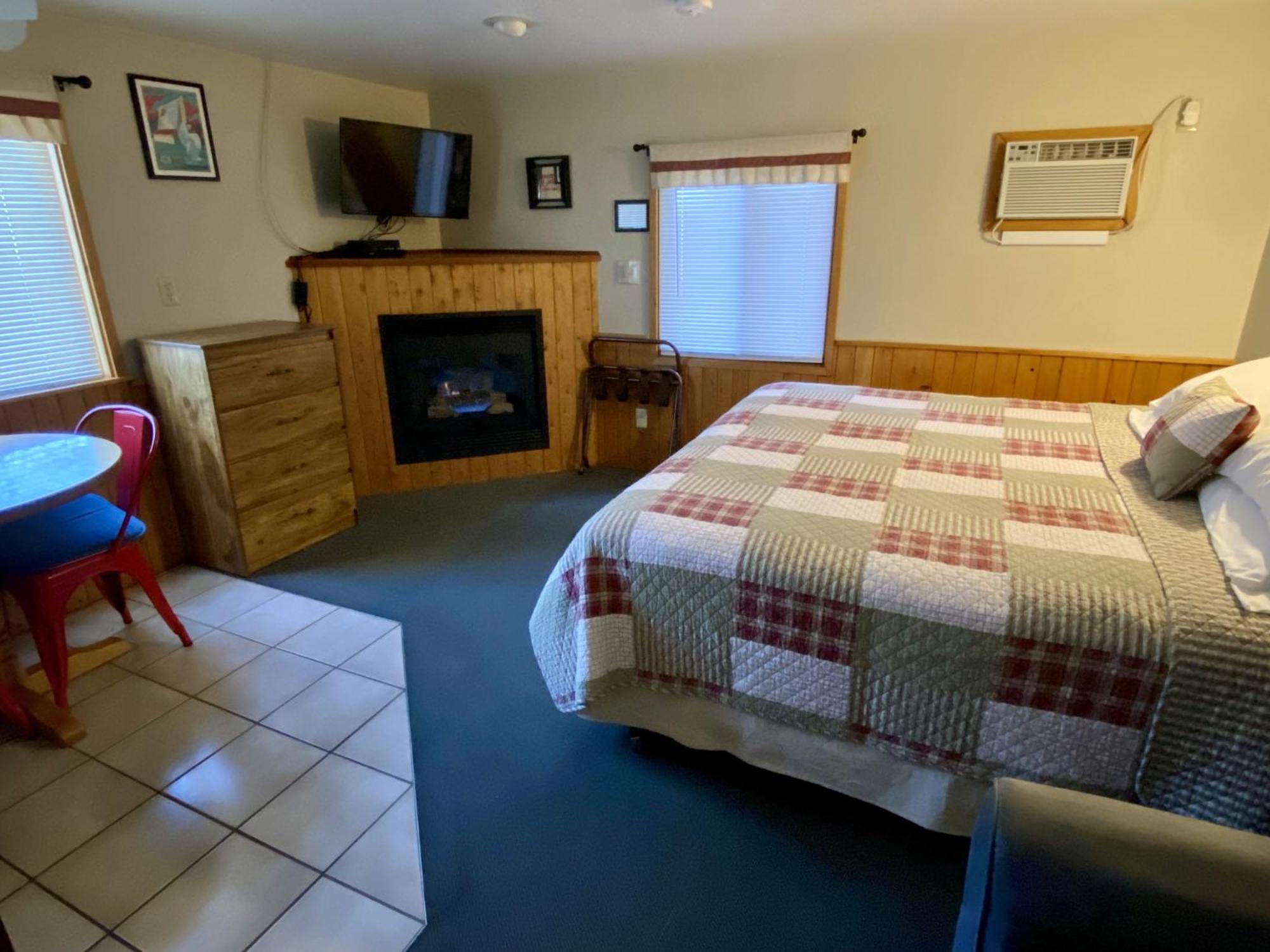 Betsie Riverside Resort Benzonia Екстер'єр фото