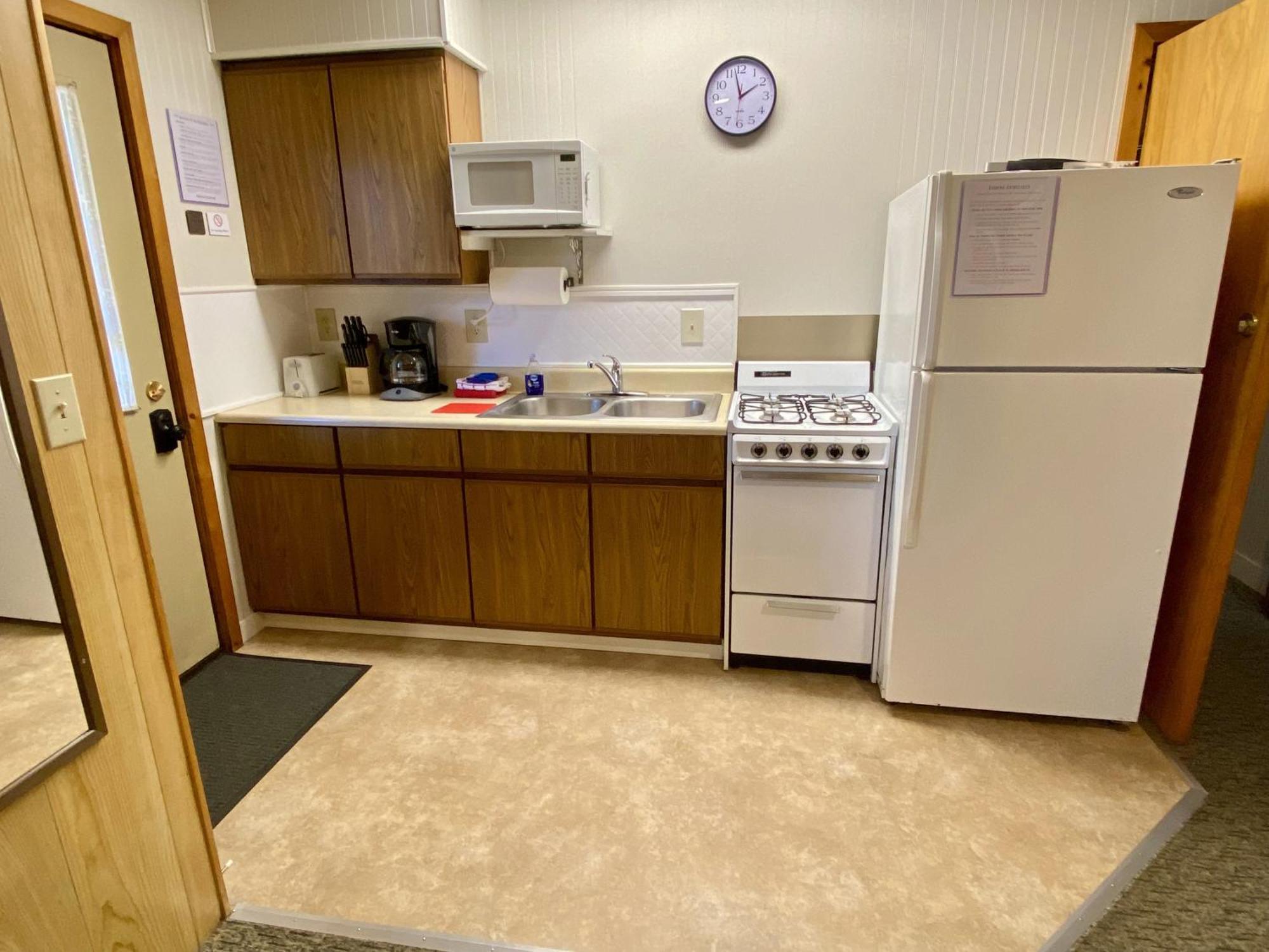 Betsie Riverside Resort Benzonia Екстер'єр фото